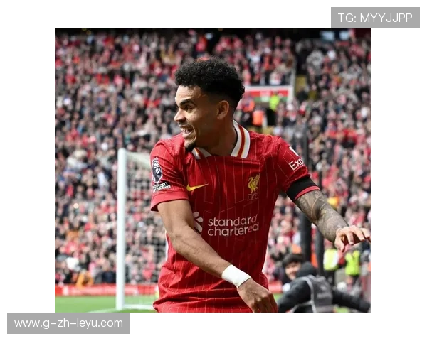 利物浦迪亚斯抹过边路形成空档：边线与机会之间的隐性连接