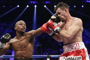 世界杯：球迷公益组织借机发起“捐球进乡村”项目 反响热烈